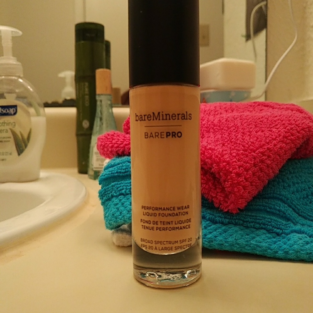 Full BareMinerals BarePro Foundation 06 Cashmere
